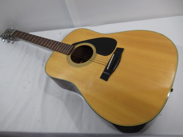 春日氏大土居にてギター（YAMAHA　型番：FG-151B）を買取致しました。